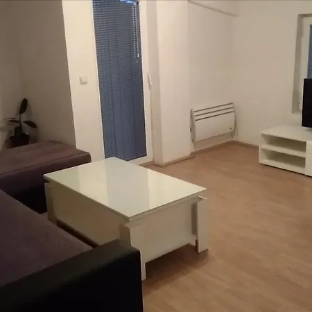 Apartment Dora *
